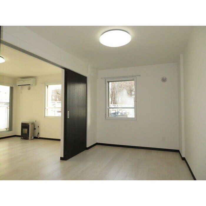 物件内観写真13　(居室)