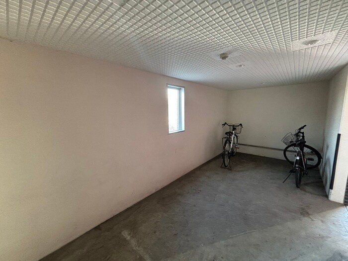 物件外観写真5　(駐輪場)