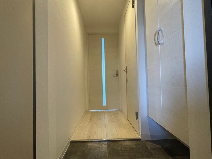 物件内観写真16　(玄関)