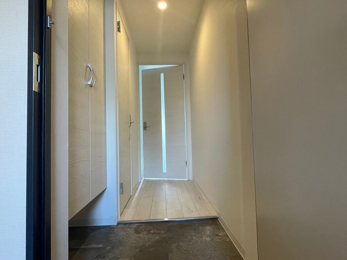 物件内観写真16　(玄関)