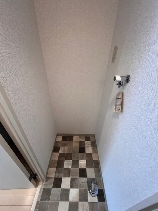 物件内観写真8　(洗濯機置場)