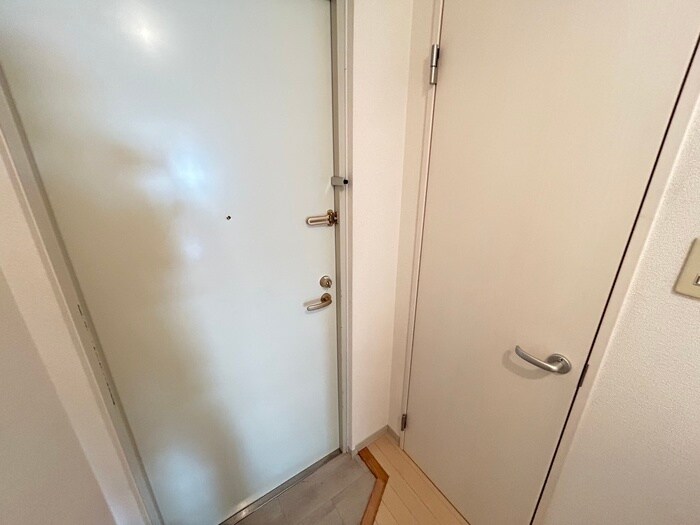 物件内観写真18　(玄関)