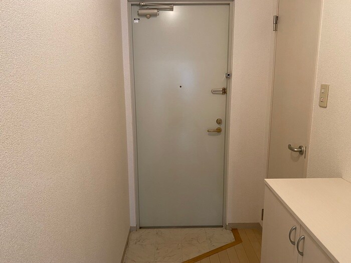 物件内観写真21　(玄関)