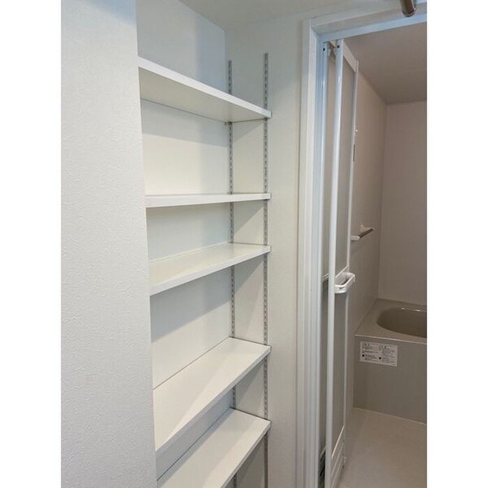 物件内観写真13　(収納)