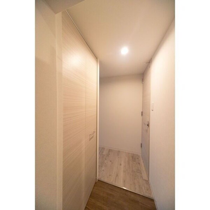 物件内観写真2　(玄関)