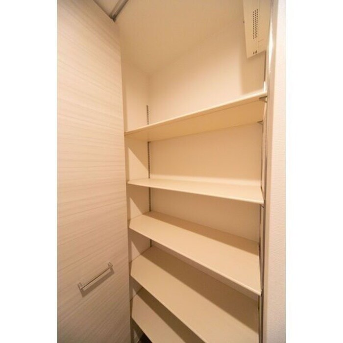 物件内観写真3　(靴箱)