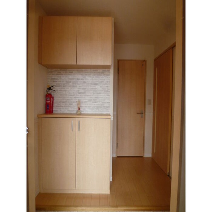 物件内観写真12　(玄関)