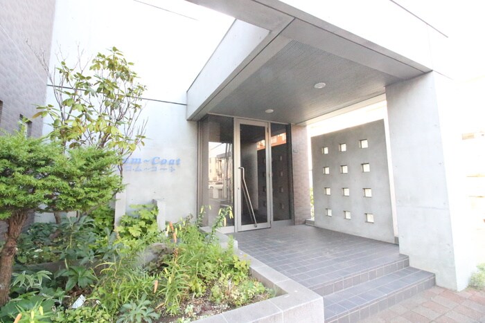 物件外観写真5　(エントランス部分)