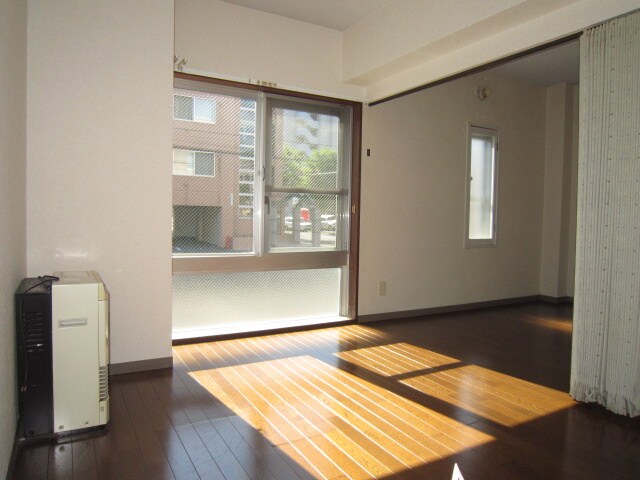 物件内観写真3　(居室)