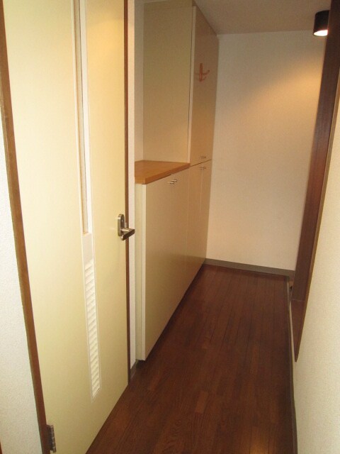 物件内観写真11　(廊下)