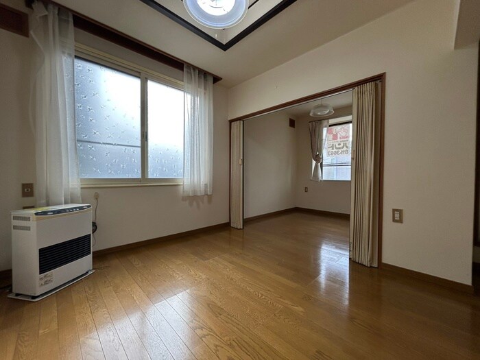 物件内観写真3　(居室)