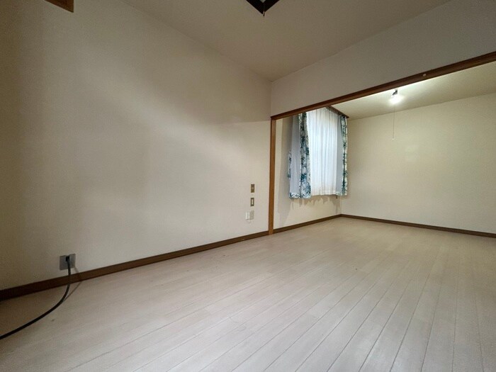 物件内観写真3　(居室)