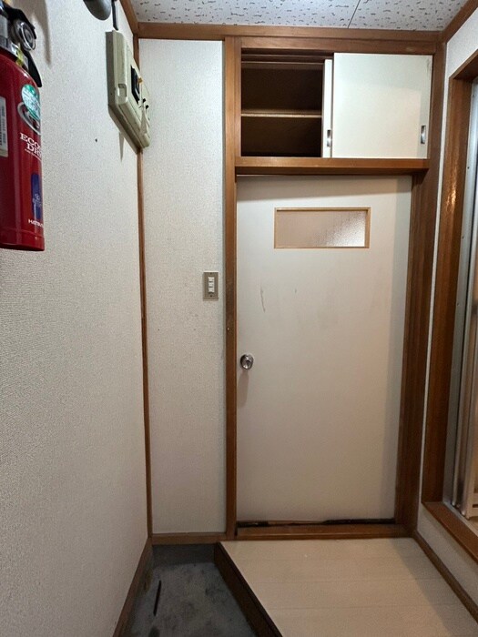 物件内観写真11　(玄関)