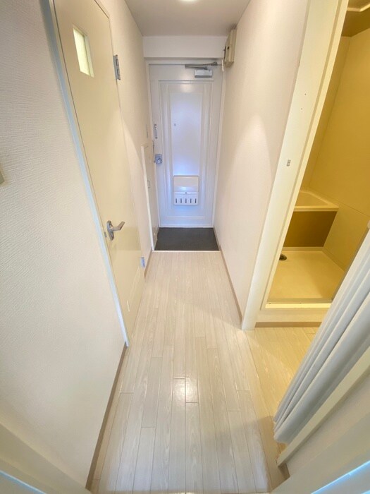 物件内観写真7　(玄関)