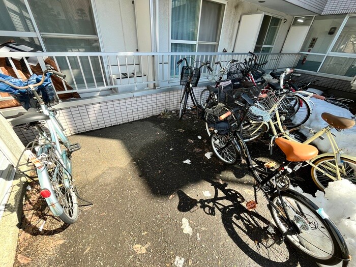 物件外観写真6　(駐輪場)