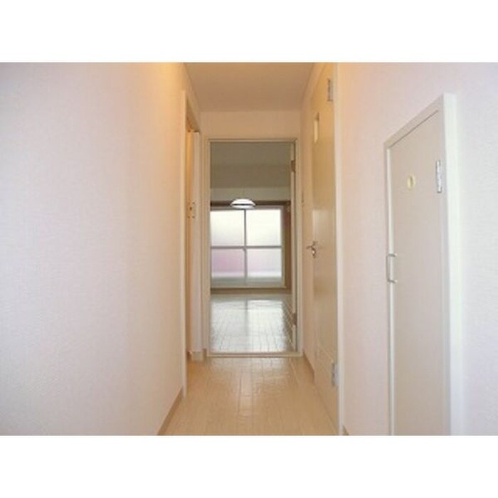 物件内観写真16　(廊下)