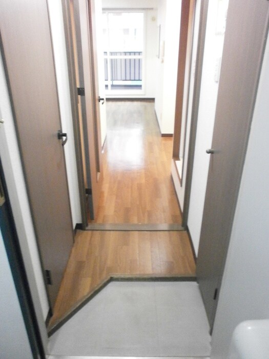 物件内観写真16　(廊下)