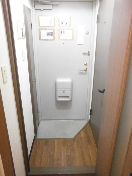 物件内観写真18　(玄関)