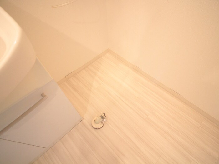 物件内観写真14　(洗濯機置場)