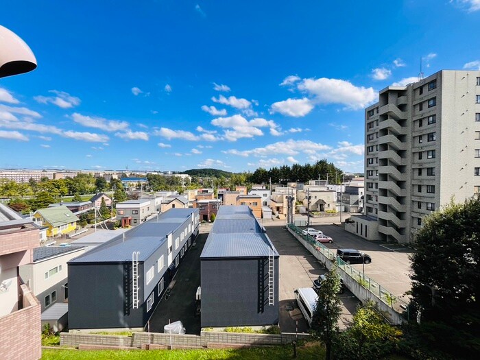 物件内観写真7　(室内からの展望)