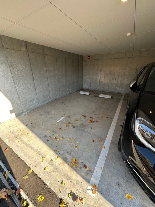 物件外観写真3　(駐車場)