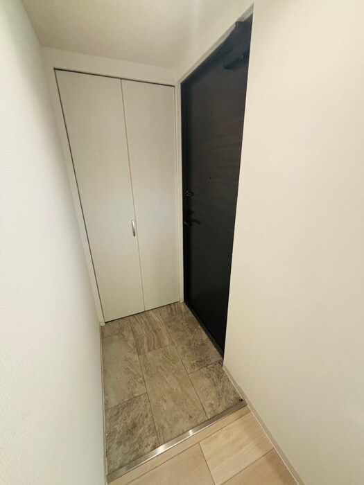 物件内観写真16　(玄関)