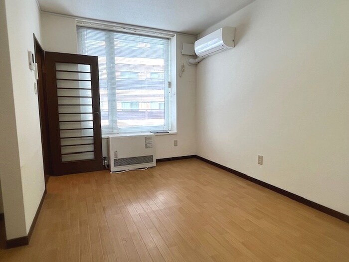 物件内観写真5　(居室)