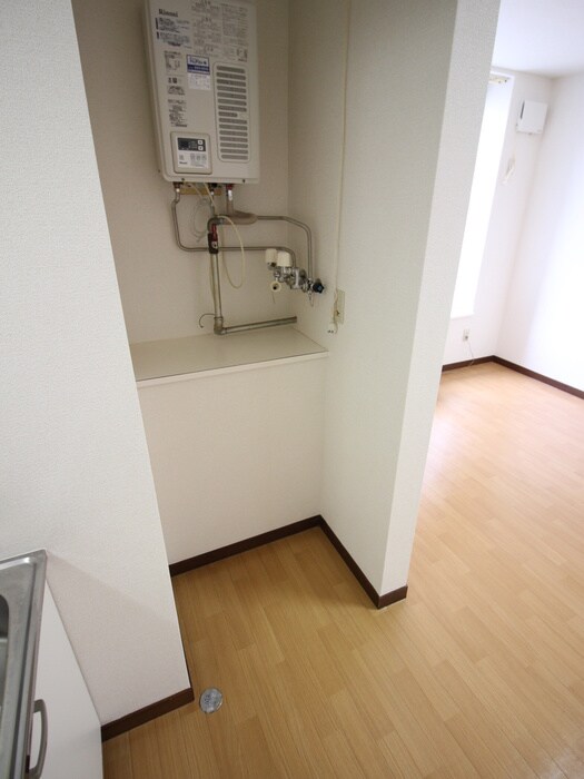 物件内観写真14　(洗濯機置場)