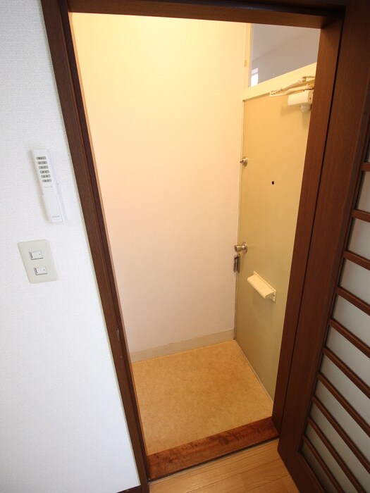 物件内観写真17　(玄関)