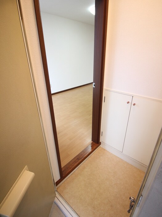 物件内観写真18　(玄関)