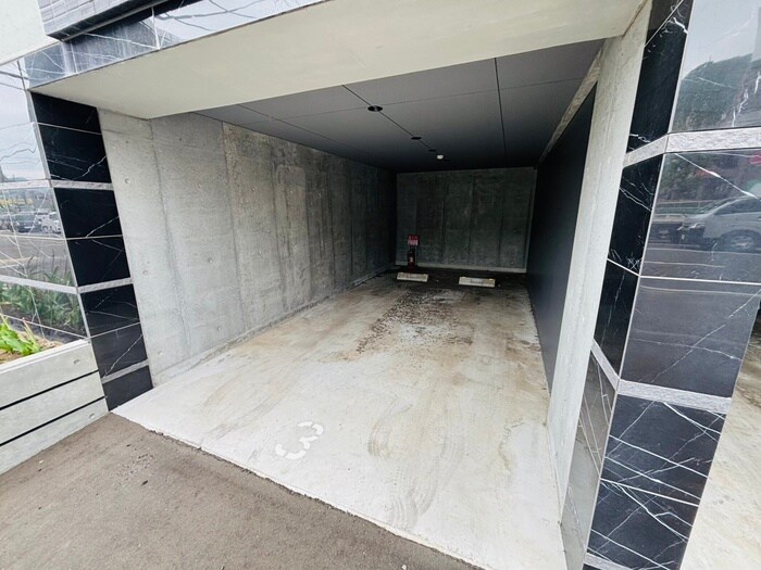 物件外観写真3　(駐車場)