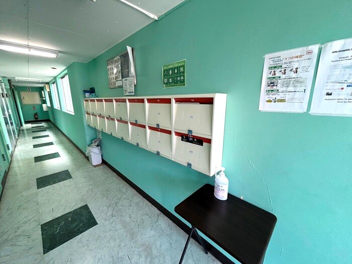 物件外観写真6　(エントランス部分)