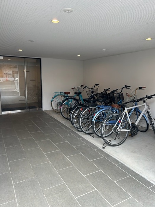物件外観写真4　(駐輪場)