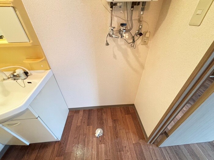 物件内観写真19　(洗濯機置場)