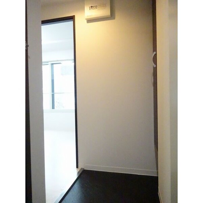 物件内観写真7　(玄関)