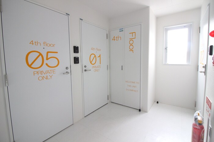 物件外観写真5　(エントランス部分)