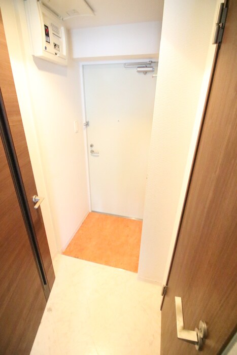 物件内観写真16　(玄関)