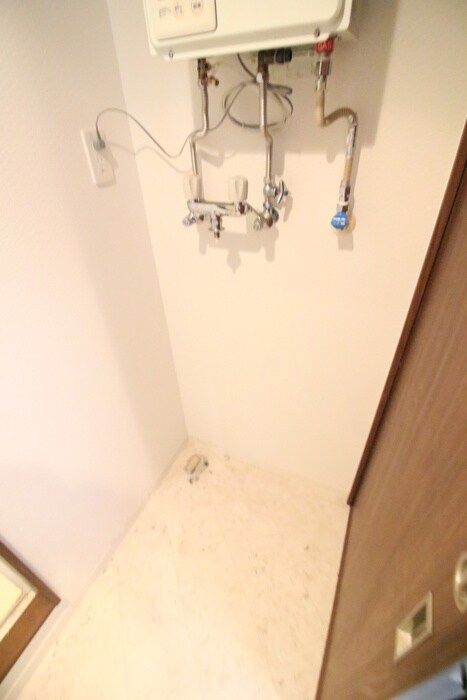 物件内観写真17　(洗濯機置場)