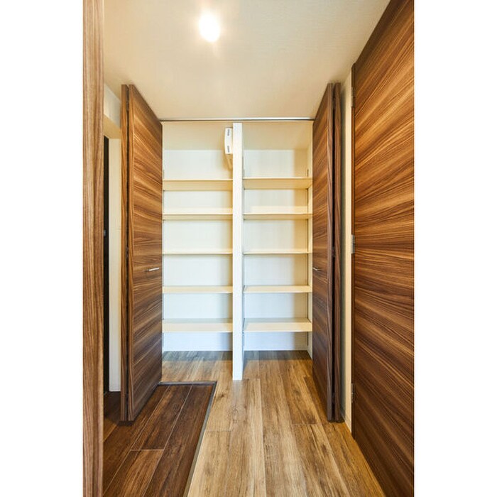 物件内観写真7　(靴箱)