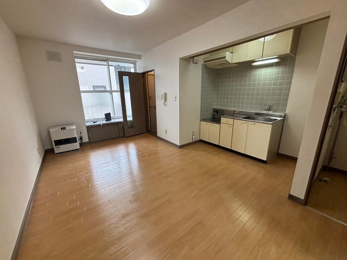 物件内観写真2　(居室)