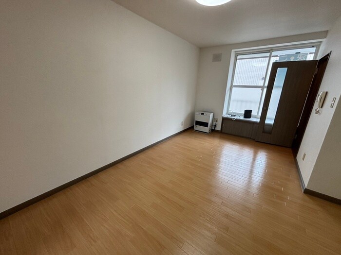 物件内観写真3　(居室)