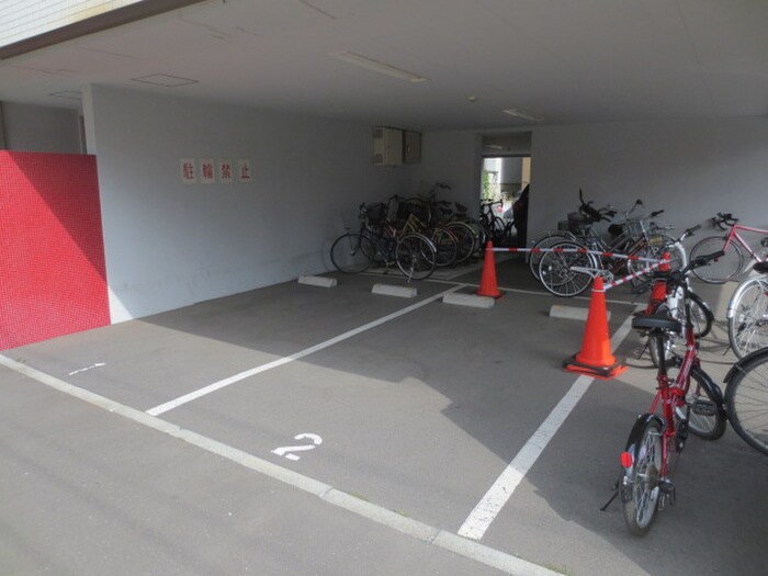 物件外観写真5　(駐車場)