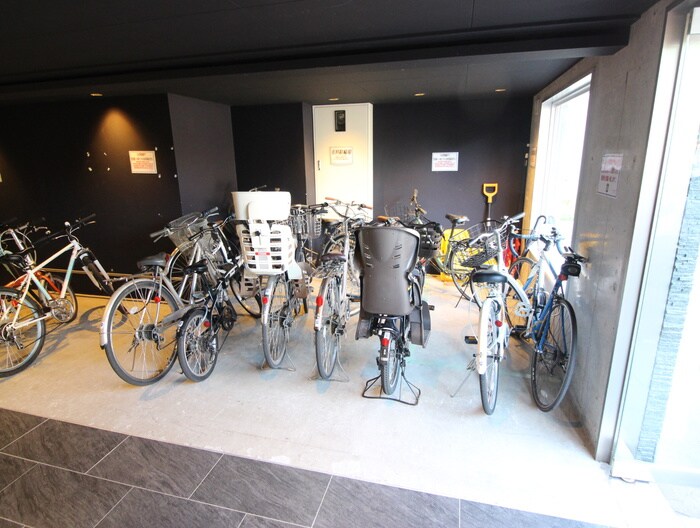 物件外観写真5　(駐輪場)