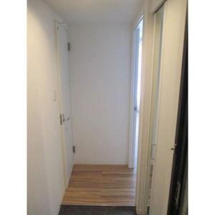 物件内観写真14　(玄関)