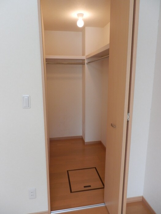 物件内観写真7　(収納)