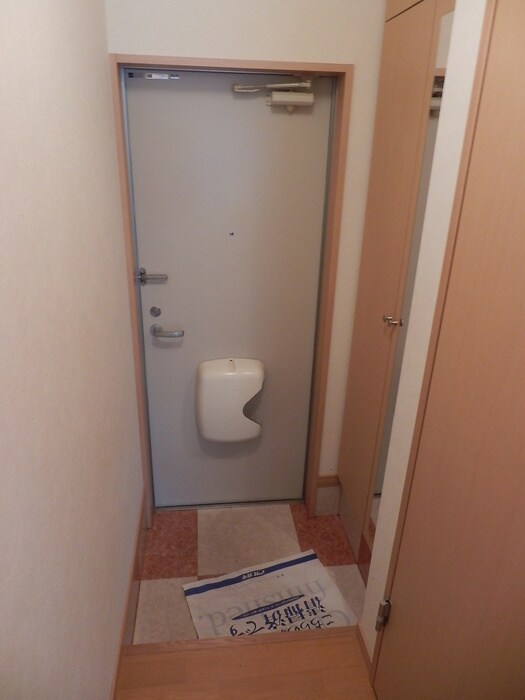 物件内観写真13　(玄関)