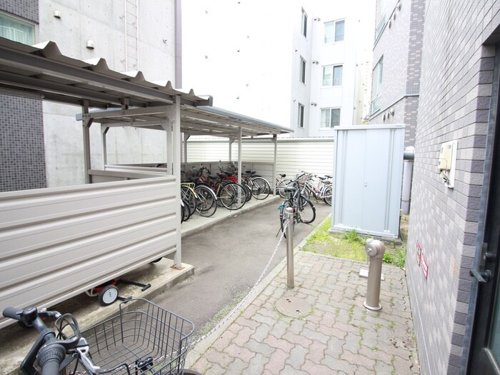 物件外観写真5　(駐輪場)