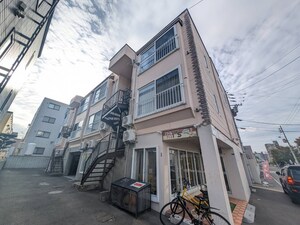 ウエストパレス外観写真