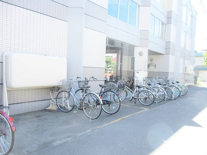 物件外観写真5　(駐輪場)