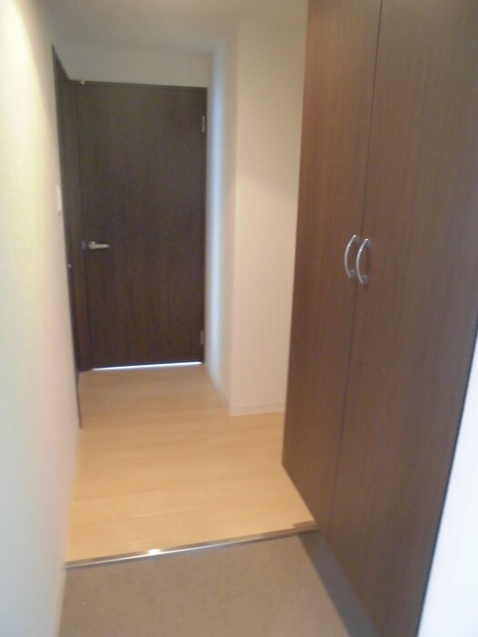 物件内観写真16　(玄関)